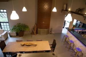 Casa Pet Friendly c 3 suites, Lareira e Natureza