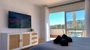 Playamar Modern Duplex Penthouse, 2 terraces, pool