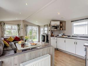 3 Bed in Ventnor oc-94278