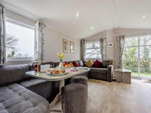 3 Bed in Ventnor oc-94278