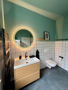 Atelier Noé ROSÉ- Kunstvoll Wohnen - Wunderbares Frühstück möglich - Ruhig und nah am Zentrum -