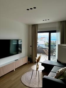 SeaView Jacuzzi Apartment