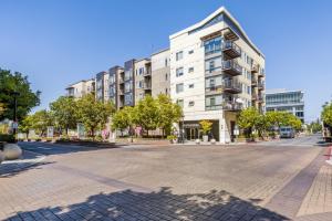 Blueground Mountain View pool nr Shoreline Park SFO-1760