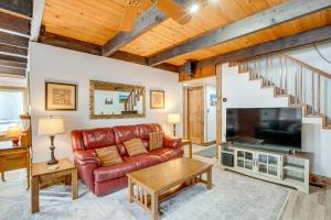 11 Mi to Ski Resorts! Lake Tahoe Gem with Pool Table