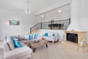 Villa Eleni Sinies by Villa Select