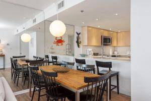 One Seagrove Place 0805