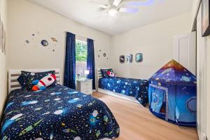 Boutique Coastal Home • Designer Touches • 3BR •EV