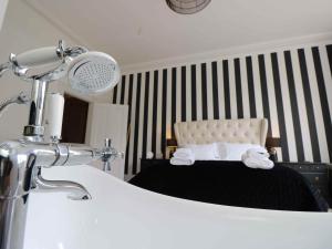 Perfect Retreat in Luxury & Historical Manor House