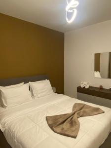 Noema Apartment 5 Maji - A Cosy Stay in Tirana