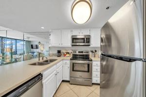 One Seagrove Place 1102