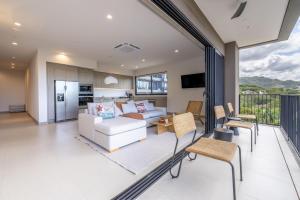 Casa Matcha, BRAND NEW! Ocean Views & Beach Club