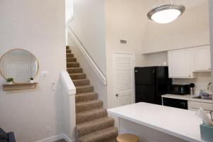 Two Bedroom Loft, King Beds, Down Town Convenience