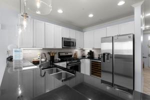 Wharf 412 by Youngs Suncoast