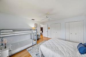 Tropical Sarasota-Heated Pool, Massage Chair, Golf