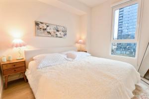 Elevated Escape Luxury 1BR in Hollywood