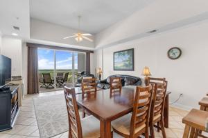 Wharf 902 by Youngs Suncoast