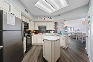 White Caps 1404 by Youngs Suncoast