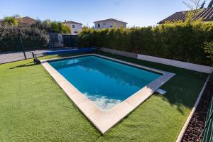 Bright villa with swimming pool and private parking