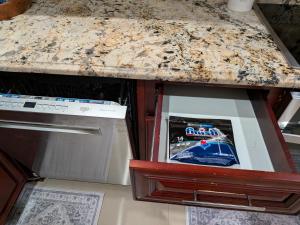 3br,3ba home near Downtown and Airport, Walk to the Stadium