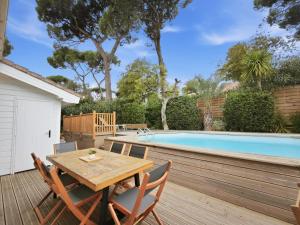Chalet premium style californien Piscine privée Gassin St-Tropez idéal famille