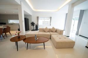 Wonderland Moonstone 4 Bedroom Luxury Pool Villa