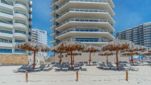 Las Palomas Ocean Views, Private Balcony and Premium Resort Amenities