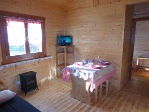 Campings Camping, Hotel De Plein Air Les Cariamas : photos des chambres