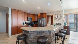 Las Palomas Ocean Views, Private Balcony and Premium Resort Amenities