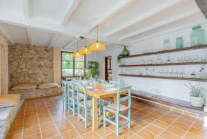 Villa Roig Petit by Vintage Travel
