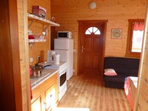 Campings Camping, Hotel De Plein Air Les Cariamas : photos des chambres