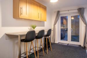 Contractor‑Heaven 5BR Home 4.5 Baths Wakefield