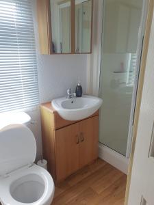 Hutleys Caravan Holiday Home - St Osyth - Clacton-on-Sea