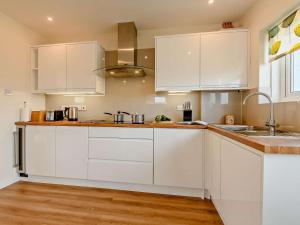 3 Bed in Swanage oc-91451
