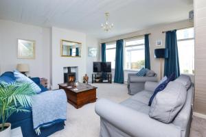3 Bed in Praa Sands oc-p00859