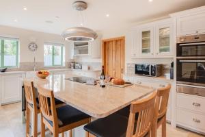 3 Bed in Reynoldston oc-hh330