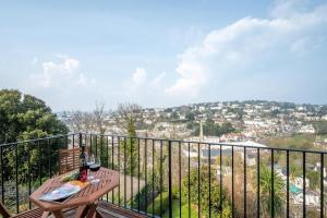 5 Bed in Torquay oc-bcvane