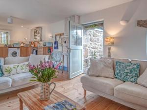 2 Bed in Penzance oc-36733