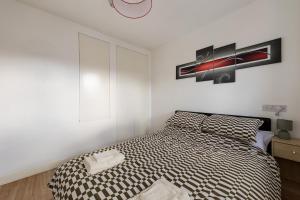 Central London Urban Oasis With Garden & Parking