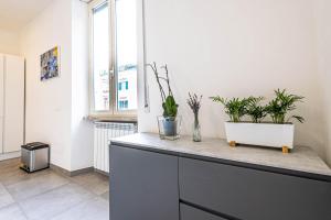 Large and bright, a stones throw from Trastevere