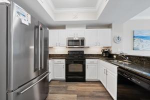 Crystal Tower 1702 by Youngs Suncoast