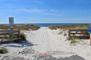 Grande Caribbean 418 by Youngs Suncoast