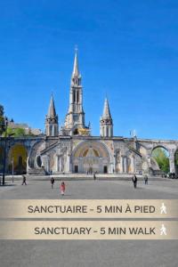 Larcade Grand appart 10 pers-400m du sanctuaire 3 chambres 2 SDB arcade baby foot