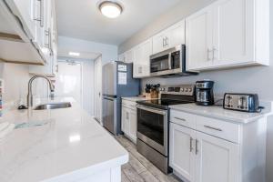 Island Shores 651 by Youngs Suncoast