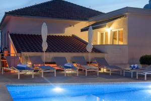 Apartments And Studio Giovanni with heated pool