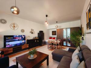 One Guest Place Deluxe Room near the Beach