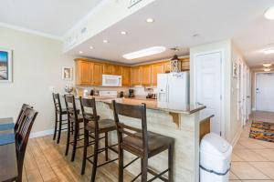 Sanibel 903 by Youngs Suncoast