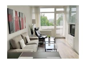 "Schnepfenweg" 39 Merchant