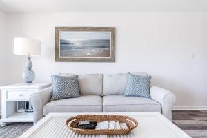 Summerhouse West 102A by Youngs Suncoast