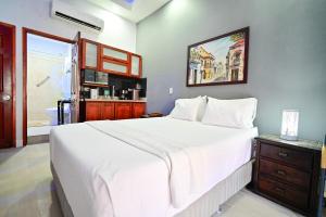 5 Bedroom Cartagena Walled City with Jacuzzi