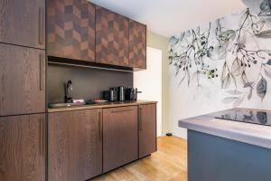 Exceptional triplex with 6 bedrooms & air conditioning